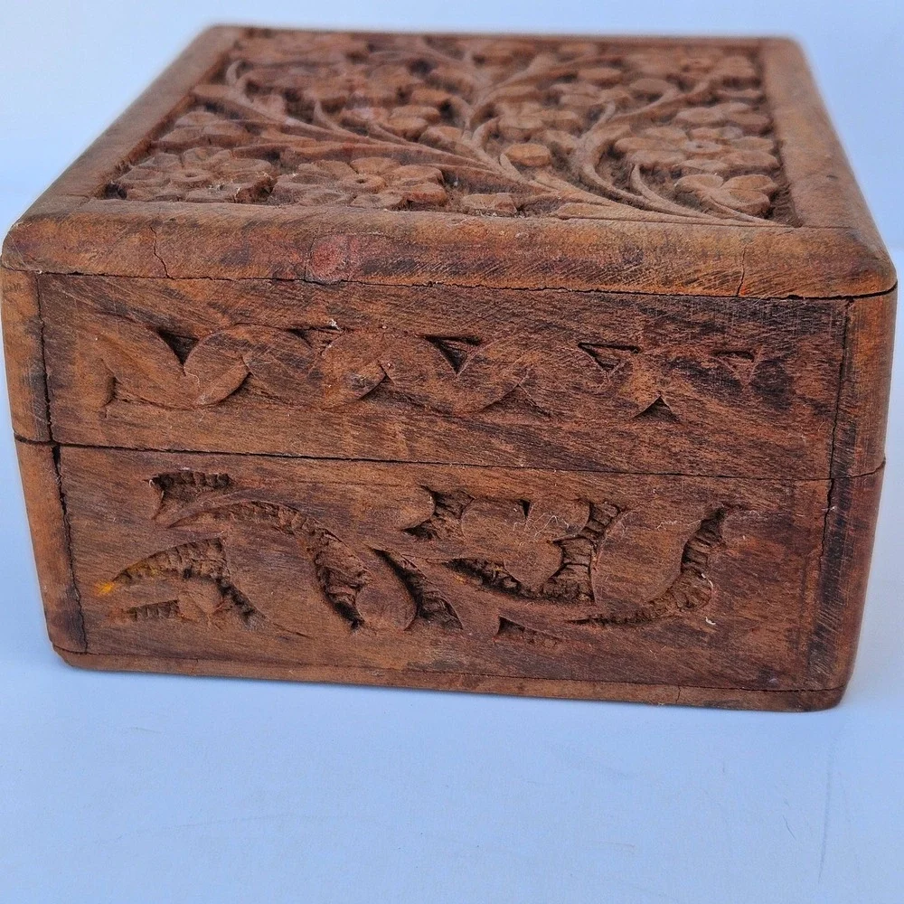 Vintage Hand Carved Wooden Trinket Box Floral India Hinged Jewelry‎ Rustic Boho